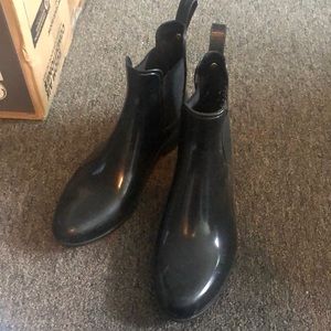 Black rain boots